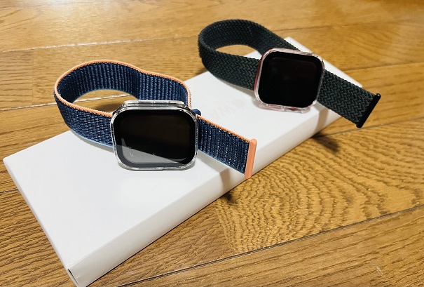 【写真】手前がSeries 10で奥がSeries 8、少し大型化した