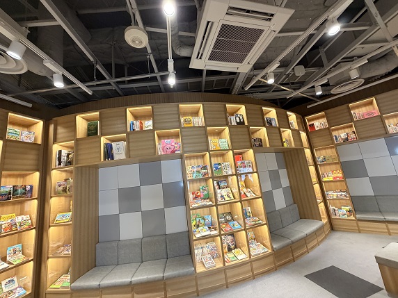 【写真】ズラッと並んだ攻略本