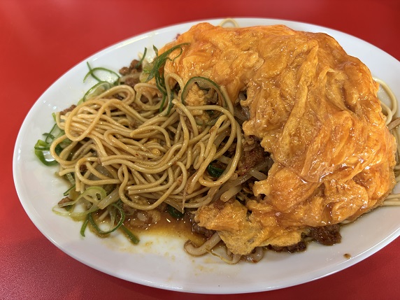 【写真】汁なし台湾にトロトロの玉子が載った「トロたま汁なし台湾」